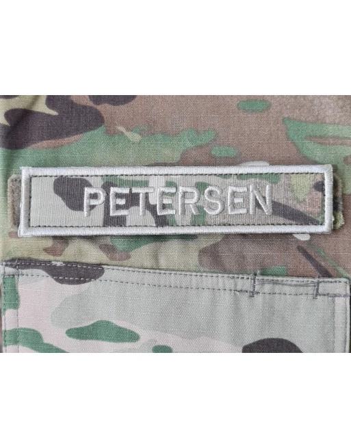 4 stk. Navnemærke, Velcro, Khaki tekst på MultiCam 4 stk. Navnemærke, Velcro, Khaki tekst på MultiCam